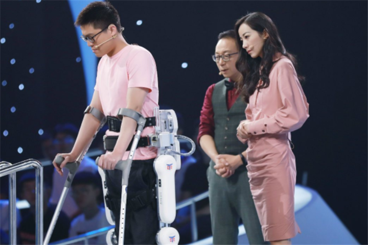 去年在央视、湖南台晚会霸屏，今年却无人邀请，韩雪怎么了？