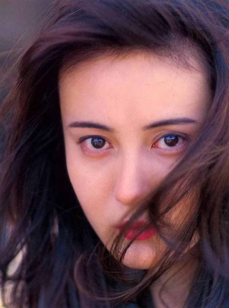 日本有一位奶萌版热巴，同样的五官却又软又甜