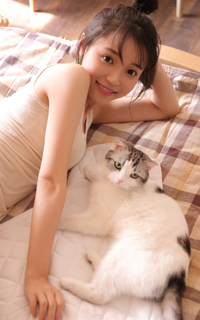 高挑性感尤物美少女吊带长腿写真图片