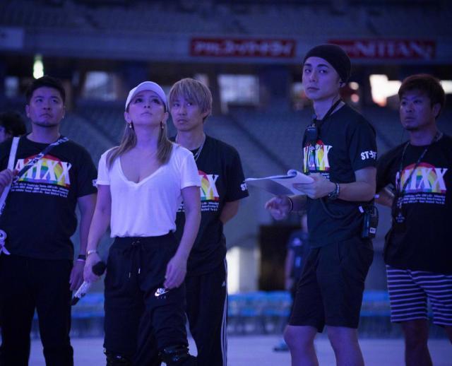 左耳失聪,绯闻与争议缠身,被万千少女迷恋的滨崎步