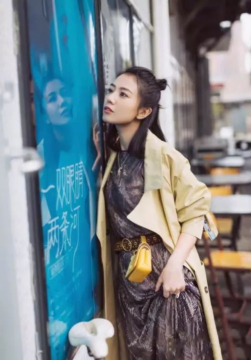 简直就是本行走的教科书!高圆圆这拍照也太好看了吧!