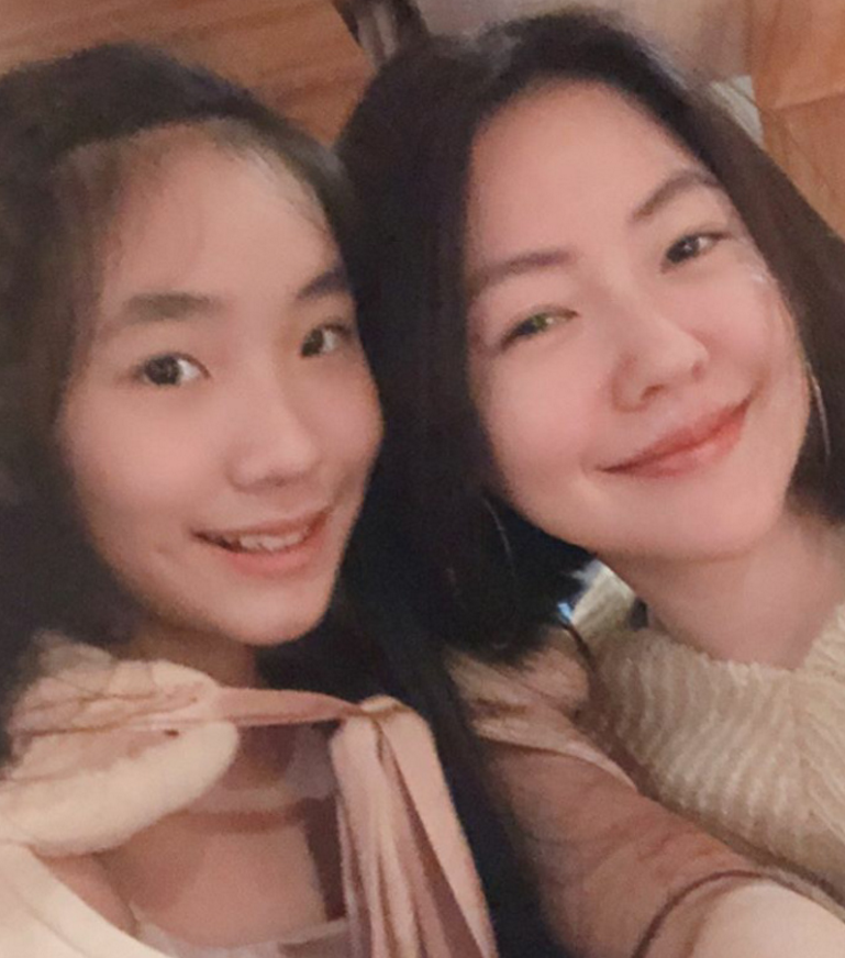 小S二女儿生日，姨妈大S包场庆祝，12岁许韶恩美艳不输姐姐