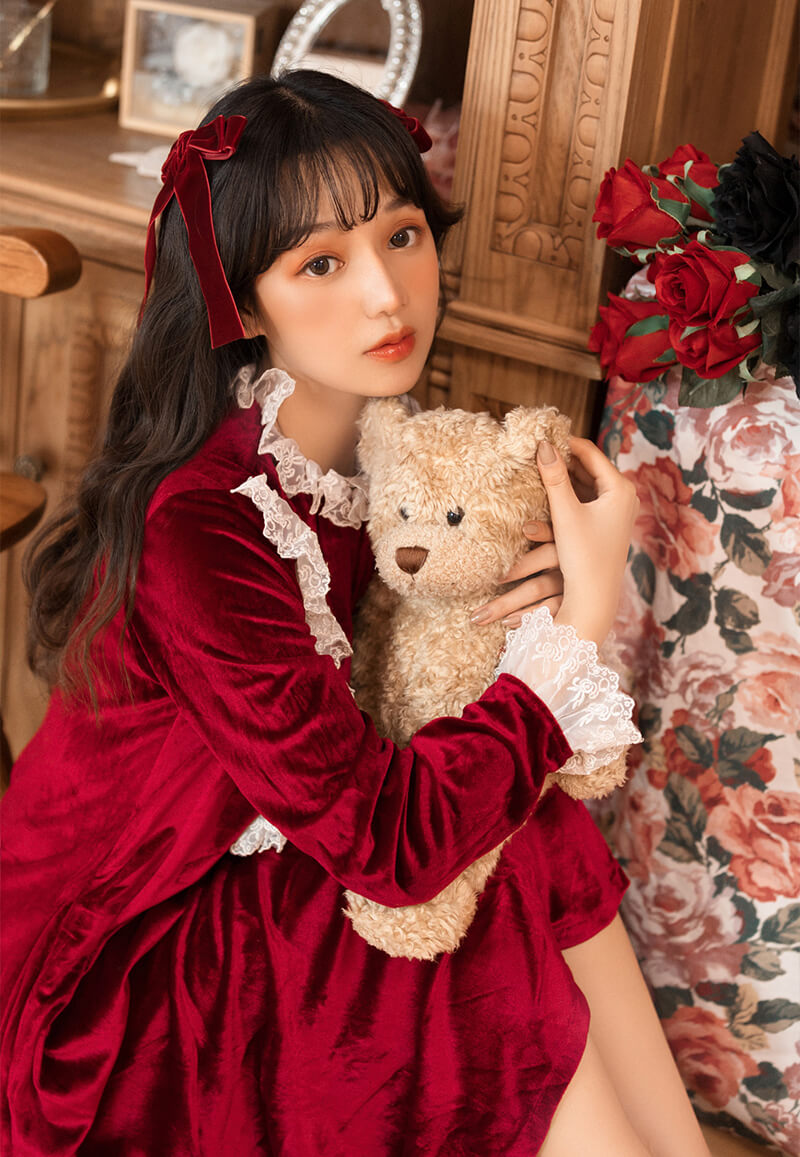 红裙美女罗莉性感诱人写真图片