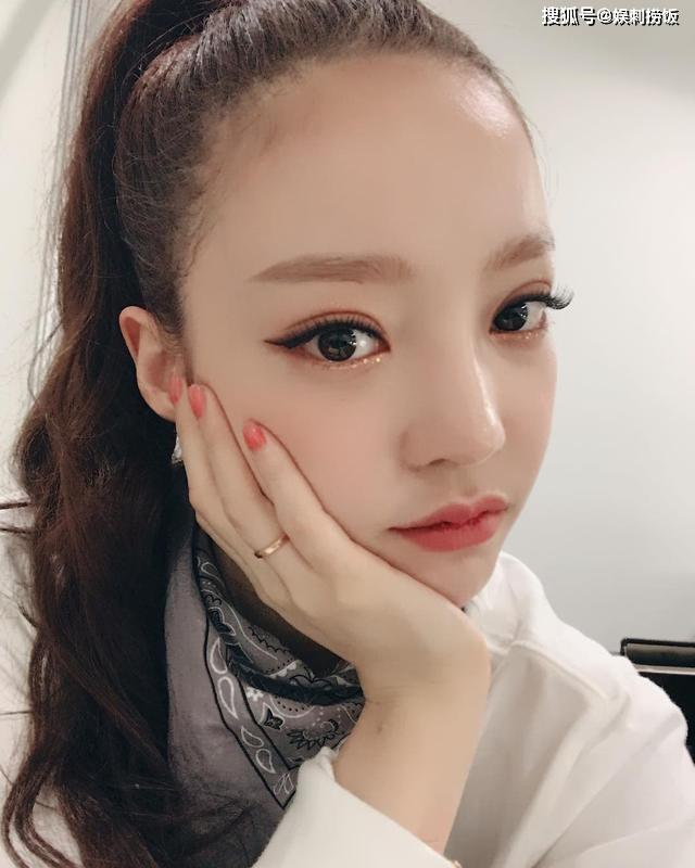 昔日队友韩胜妍听闻具荷拉去世，一度无法相信甚至想到家中找她