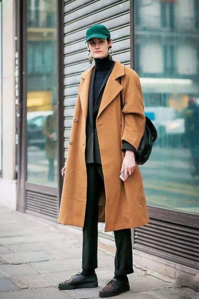 美女宋佳把西装当开衫穿,衣品潮酷带飒爽