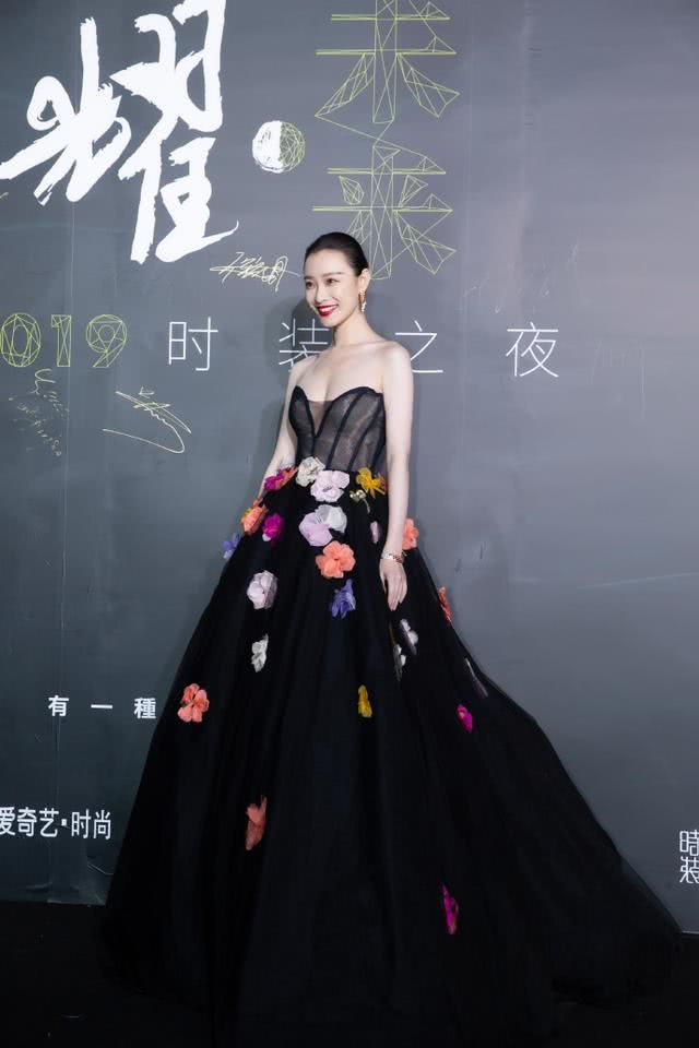 气质美女倪妮太会穿衣,没作品穿得低调却美得出众