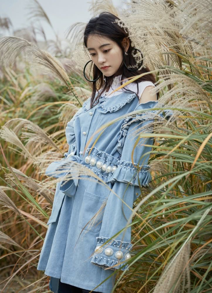 祝绪丹穿全套黑色秀身材，超霸气