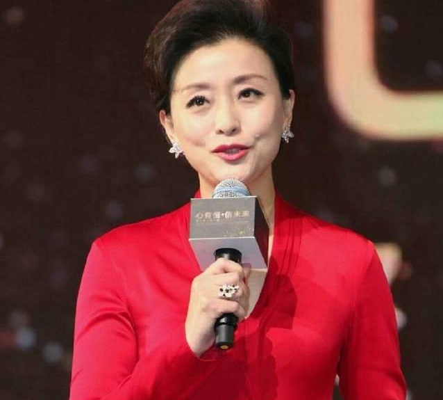 他其貌不扬却娶了央视最美的女主持，身价上亿，夫妻恩爱24年