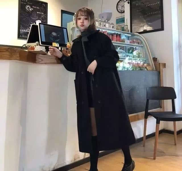 秋冬季呢大衣穿对了变高级还好看！会穿搭的妹纸平价大衣穿出大牌范