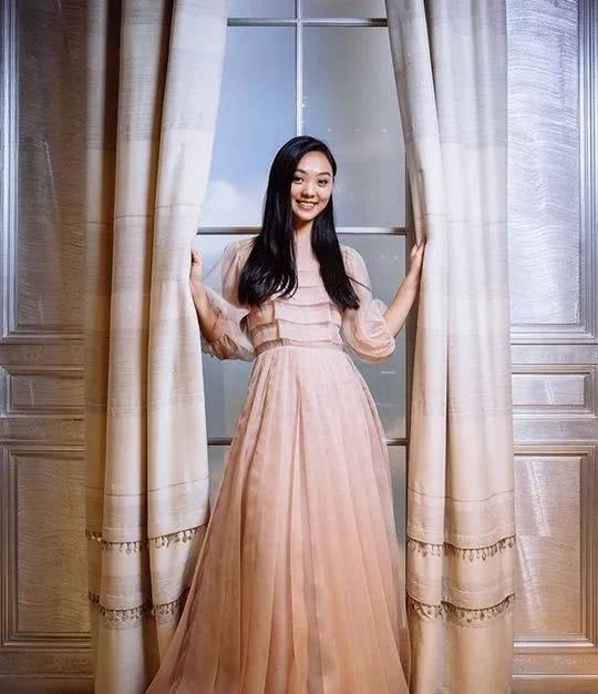 女生皮肤如果不是特别白,这些颜色的衣服最好不要穿,显黑还显黄