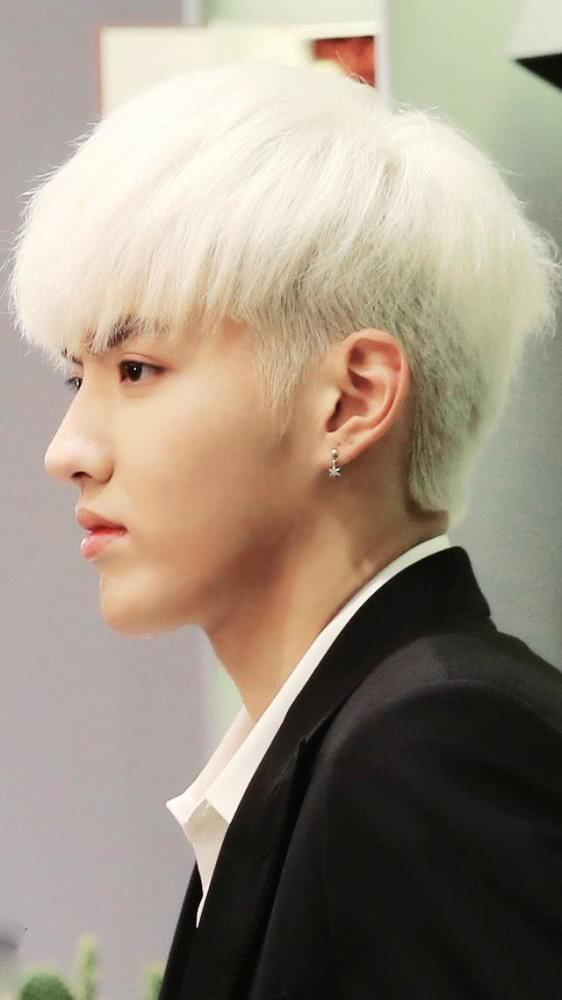 爱豆白发造型大赛，朱正廷灵超范丞丞上榜