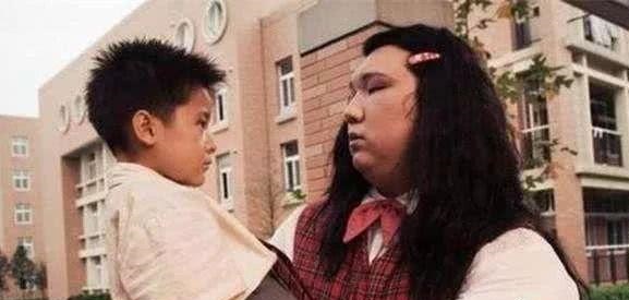 还记得《长江七号》巨型班花吗?真实身份曝光:只有星爷请得动