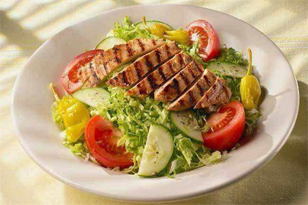 减肥食谱一周瘦10斤的方法，把鸡胸肉做好吃了就可以减肥