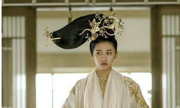 出道多年零绯闻，演技不输孙俪却不火，被关晓彤偷偷换角太无奈