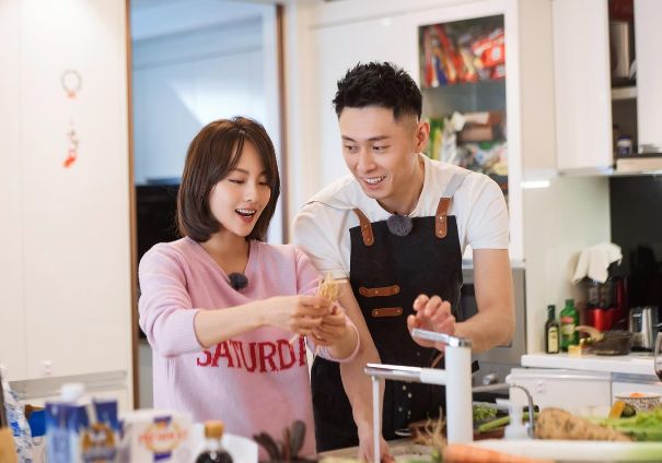 和杜淳交往7年被抛弃,后嫁给王思聪哥们,如今32岁被宠成公主