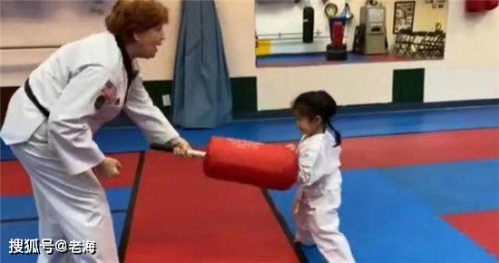 儿子的待遇?章子怡一家提前到美国待产,自称压力大差点致流产