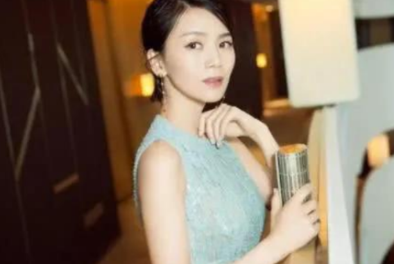 她被陈思诚抛弃后,生女7个月又遭老公抛弃,今凭《如懿传》翻红