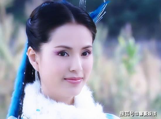 范冰冰戴羽毛,李若彤戴羽毛,林心如戴羽毛,都不及她惊艳