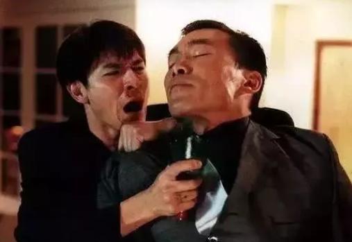 ​他是《古惑仔》里的司徒浩南，生活中是个学霸，真是人不可貌相