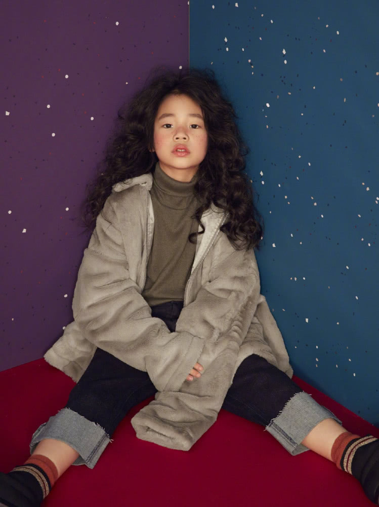 小S女儿们轮番拍大片！老二淑女老三雀斑妆惊艳，天生的高级脸