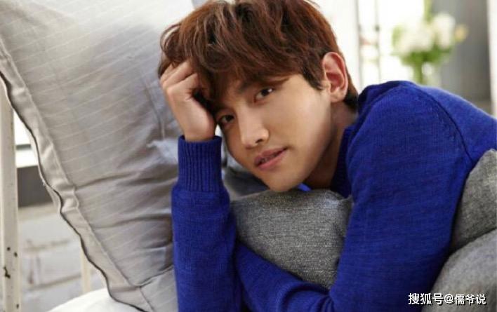 继鹿晗韩庚后,又一位顶流组合成员恋情曝光,他恋上的还是圈外人