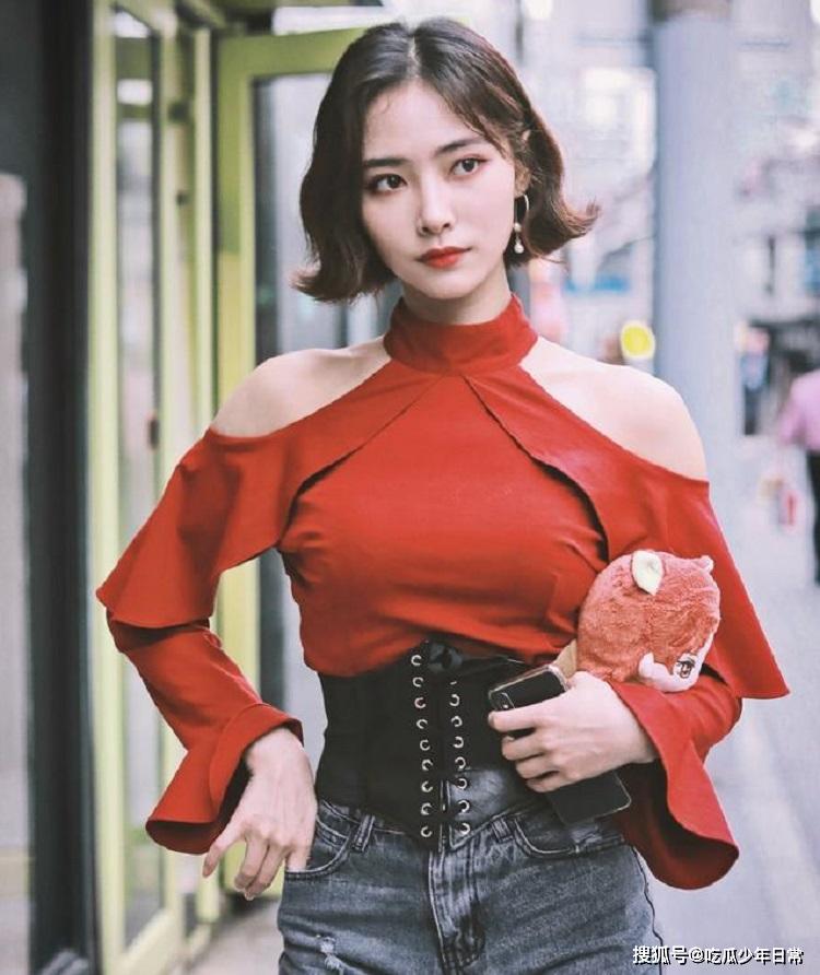 《青你2》她成为公认“C位”最佳人选,颜值实力被赞顶级,粉丝超过千万