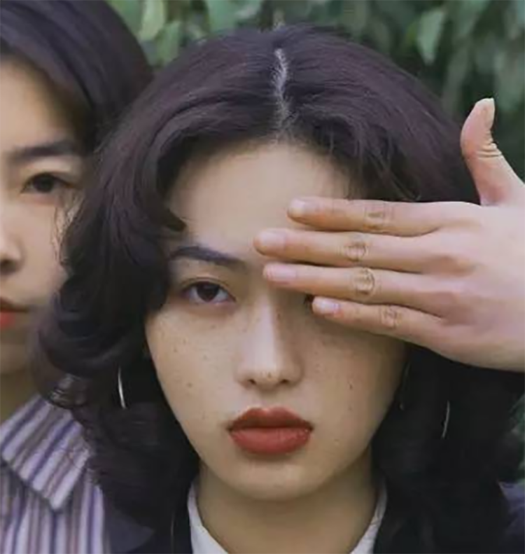 厌世脸走红网络，受到粉丝热捧！如何化出高级厌世妆？