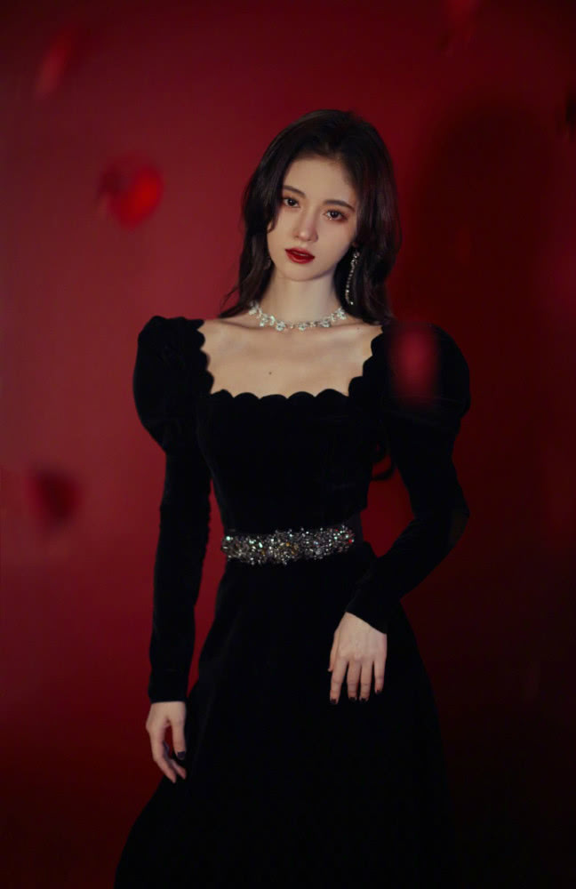 “4000年美女”鞠婧祎，原来美在这里