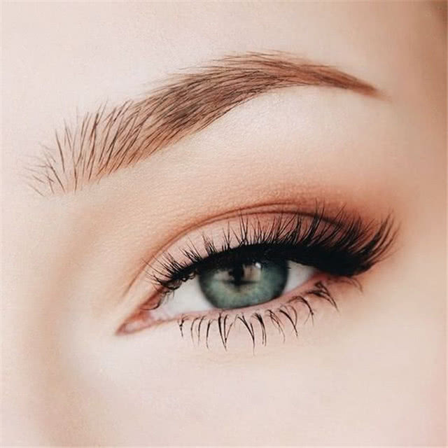 前几年最受欢迎的“纹眉”,为何现在没人纹了?美容师道出了真相