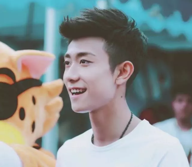 杨紫向张一山借钱：借两个亿，看到张一山的反应后，网友：太真实