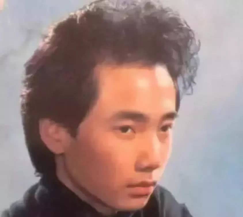 20位男星的18岁,黄磊貌若潘安却落榜,徐峥读上戏时头发还在