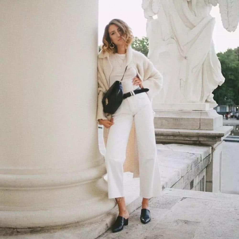 今年秋冬别穿大衣了，羊羔毛外套才是时尚首选！