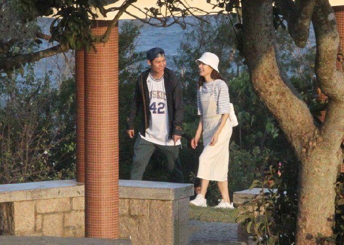 同样遭抵制,李佳芯两剧大剧被换角,工作量为零,可他却热度不减