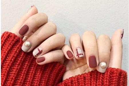 女生美甲图片2019新款式,抖音超火美甲款式显手白