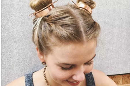 1566190075756674.jpg 哪吒票房突破40亿,可爱魔童双丸子头的编发教程