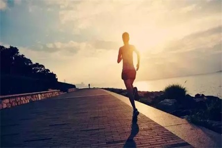 跑步的好处，一星期减肥10斤暴瘦法这样跑步才能瘦