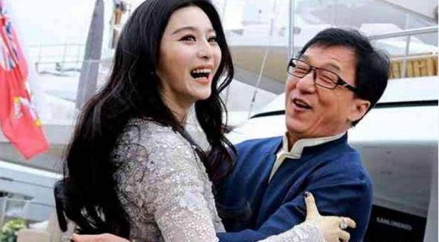 成龙怀里6位女明星,陈好最美,最后一位网友表示:扎心了!