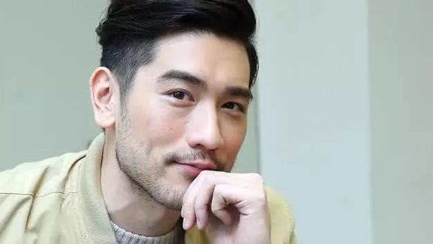 好不容易积攒的粉丝，却因一个点赞掉粉严重，李现还能再走红吗？