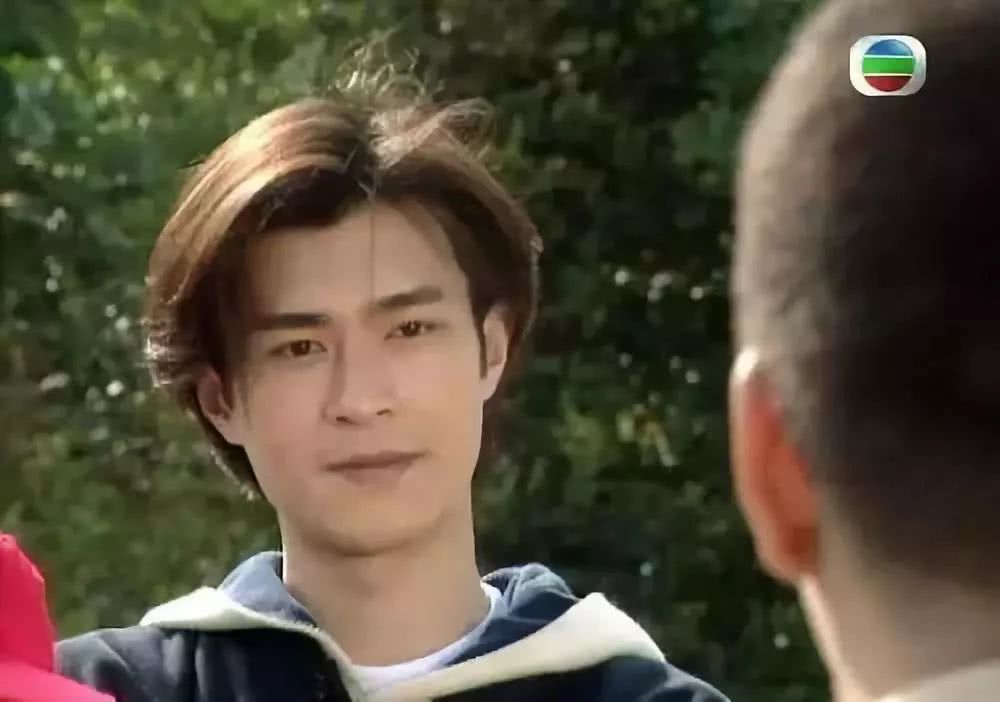 20位男星的18岁,黄磊貌若潘安却落榜,徐峥读上戏时头发还在