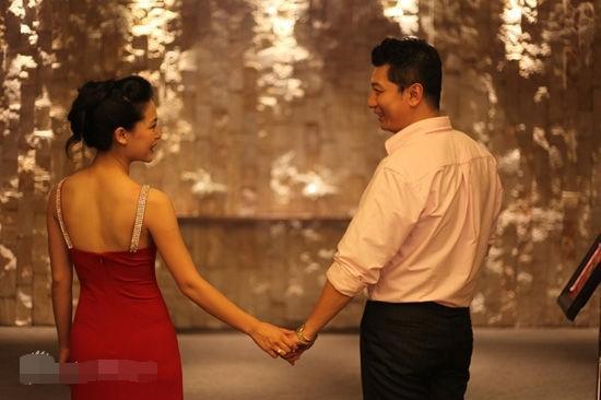 汤唯前男友42岁再爆火,年轻照片被扒出,网友直呼如今胖若两人