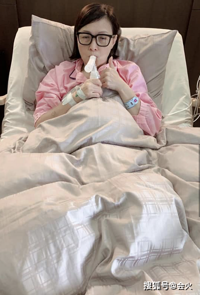 曾志伟前妻患癌,二婚有3个女儿,关系最差的曾宝仪却付了治疗费