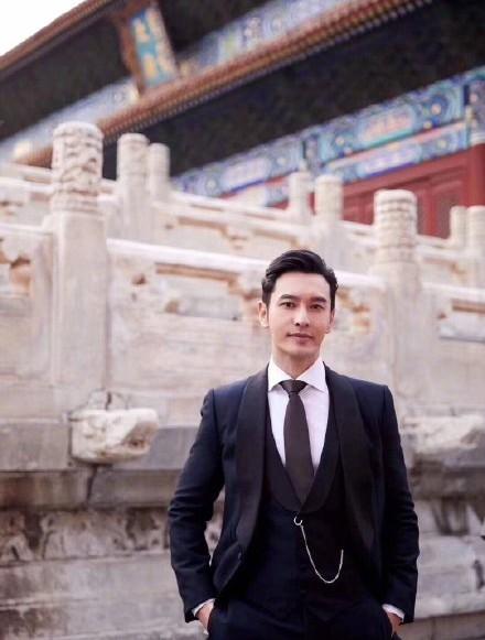 黄晓明冯绍峰双方相续辟谣,仍遭网友调侃油腻,两人老婆均躺枪