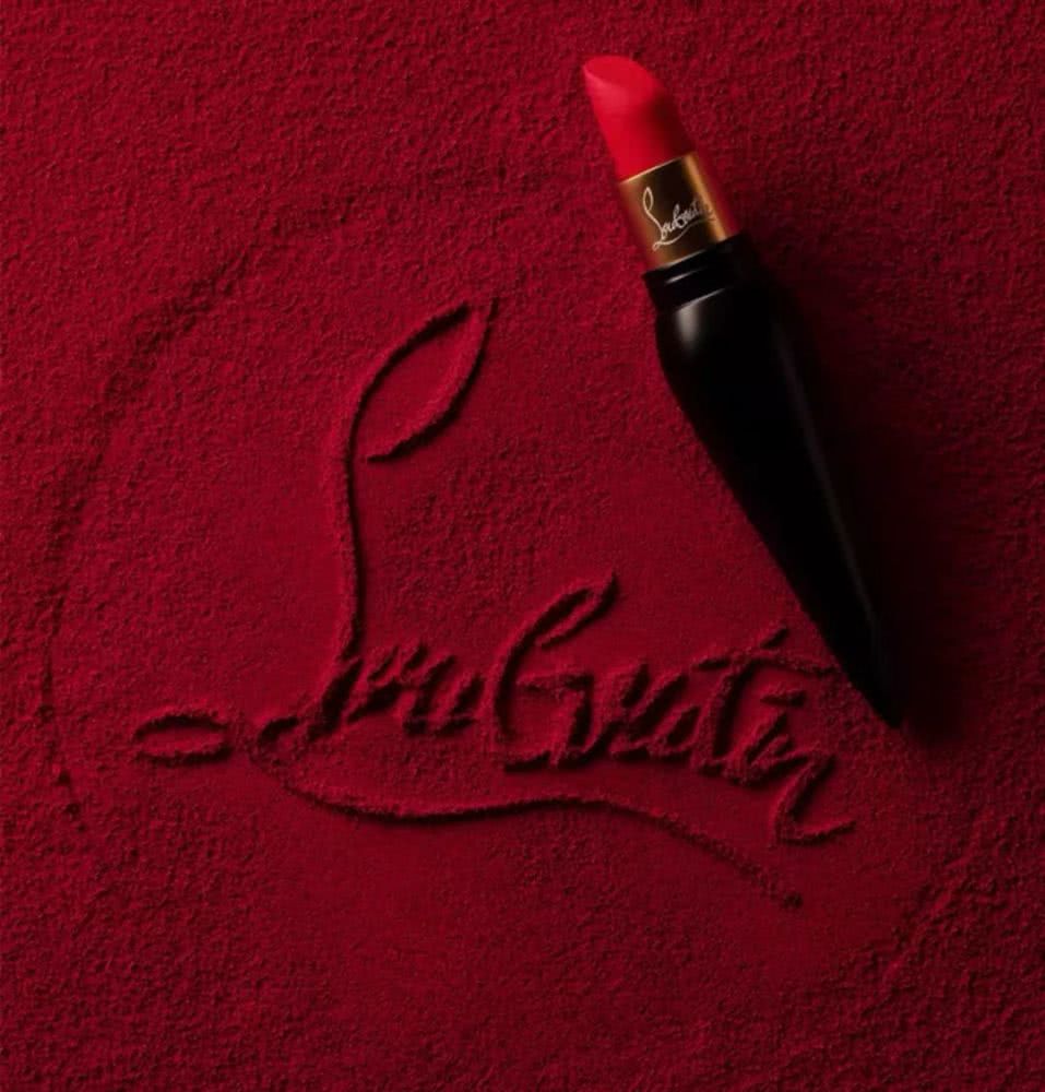 都在向CHANEL靠拢,“口红经济”为何依旧奏效?