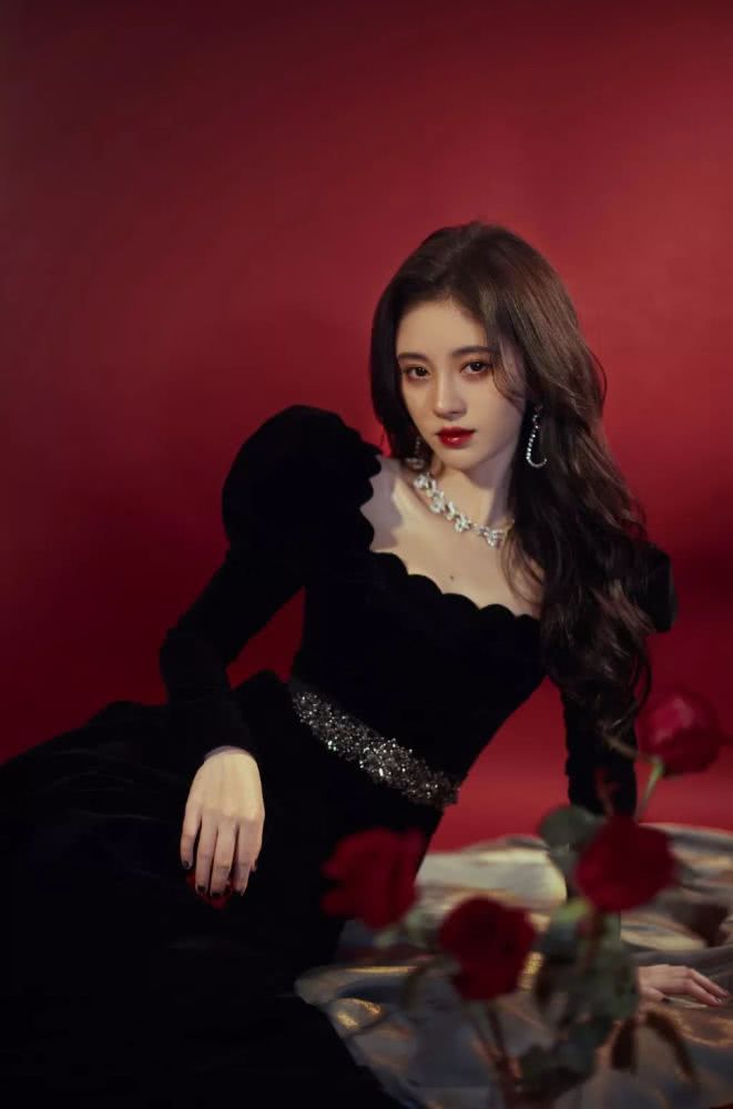 被称“四千年”美女的她到底做了什么,颜值又飙升一大截?