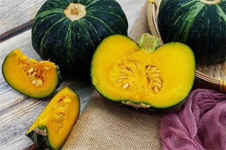 南瓜的功效与作用,减肥人士的主食必备,但千万别选错了瓜