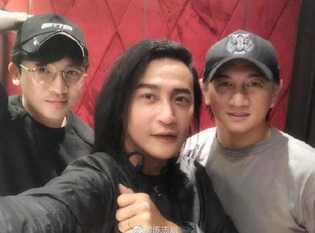 苏有朋终于公布结婚?女方实力不输林心如,网友:难怪隐婚不公开