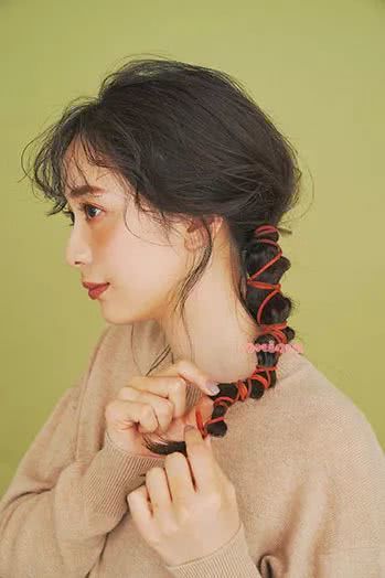 针织衫穿得不如别人好看？可能是发型的问题