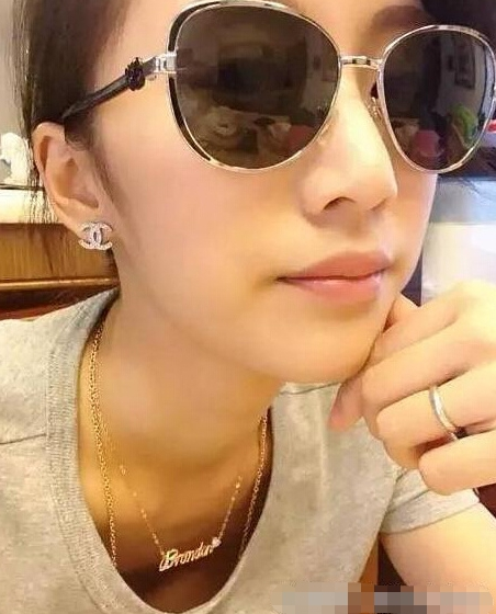 演“小三”出名，爆红后嫁入豪门炫富被嘲，今靠实力成功翻红