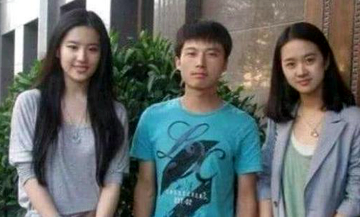 刘亦菲上学时没有人追？当看到她的学生照后，网友：这谁敢追啊！