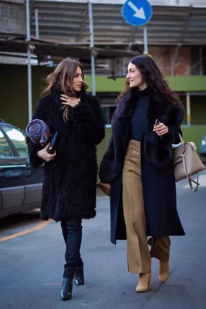 欧美街拍：黑色穿好了居然这么时髦！